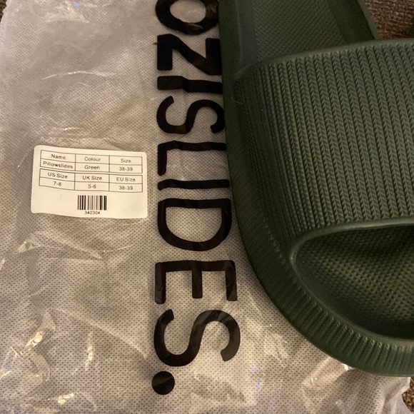 Woman’s Green CoziSlides - Picture 3 of 4